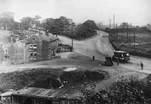 Hare & Hounds, showing trolley bus outside [c. 1920 ]
14-Leisure-05-Pubs-014-Hare and Hounds
Keywords: 1945