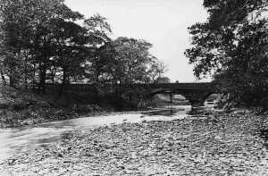 Chasewheel Bridge, River Irwell, nr. Summerseat. No date. 
17-Buildings and the Urban Environment-05-Street Scenes-028-Summerseat Area
Keywords: 1985