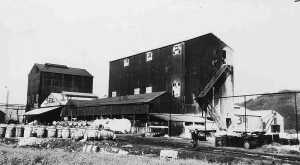 Ocean Chemical Works, 1928  from the Nuttall side,.Signed James Velding (manager].
17-Buildings and the Urban Environment-05-Street Scenes-019-Nuttall area
Keywords: 1945