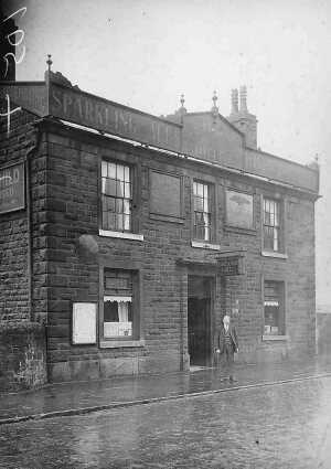 Eagle & Child Hotel Whalley Rd at Peel Brow, Shuttleworth, taken between the wars 
14-Leisure-05-Pubs-008-Eagle and Child
Keywords: 1945