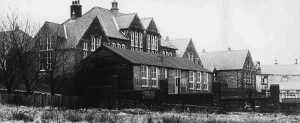 Peel Brow Board School 1901- , th Ramsbottom Peel Brow Council School. Became Ramsbottom County Secondary Modern School Peel Brow late 1970's. School closed in 1979. 
05-Education-02-Secondary Schools-001-Ramsbottom Secondary School
Keywords: 1985