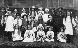 1919 Peace Celebration outside Bank Lane Baptist Church School, Shuttleworth. [The Church was offshoot of the Baptist Church in Ramsbottom] 
people
Keywords: 1945