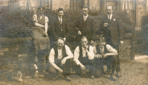 8 farm labourers in Unsworth, Bury
08 - History - 03 - Working Life
Keywords: Bury-Archive