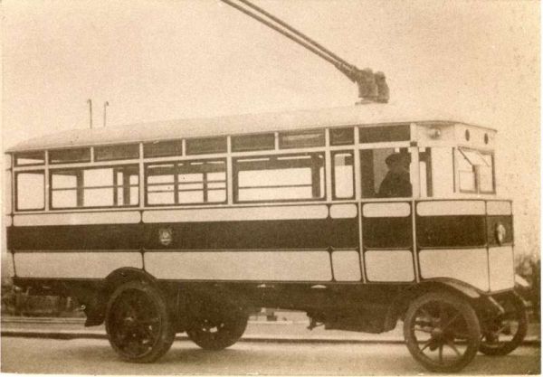Fleet No: 7- Registration No: TD 418 - Chassis: Thorneycroft  to Railless design - Chassis No: not known - Body:Short Bros. - Seating: B26R - Introduced:  B26R - Withdrawn: 1922 - Location: Unknown location. Caption states '1922-1928 or 1931. Body Short B
16-Transport-02-Trams and Buses-000-General
Keywords: 0
