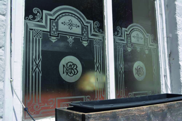 Massey's Burnley Brewery Ltd’s original windows in 2018 at the Rose and Crown.  These two have now been replaced.
14-Leisure-05-Pubs-036-Rose and Crown

Keywords: 2018