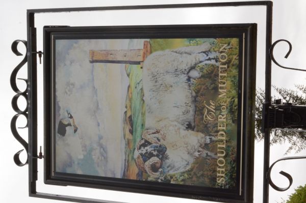 PUB-093_-_Shoulder_of_Lamb_pub_sign_2016_-_Keith_Burroughs.JPG
